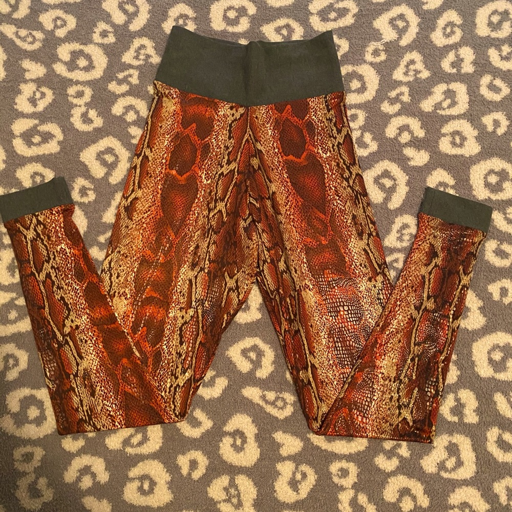 Custom Snakeskin Leggings-Size M. Good Stretch. NEW!